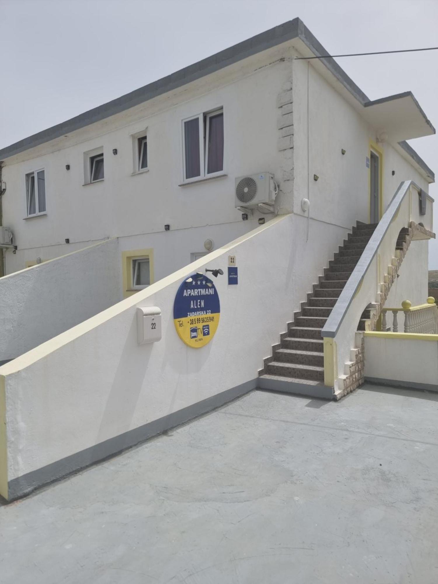 Apartmani Alen Dinjiska Экстерьер фото